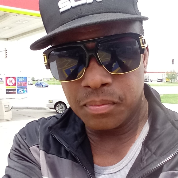 Meet your Posher, Keith - Picture 1 of 1